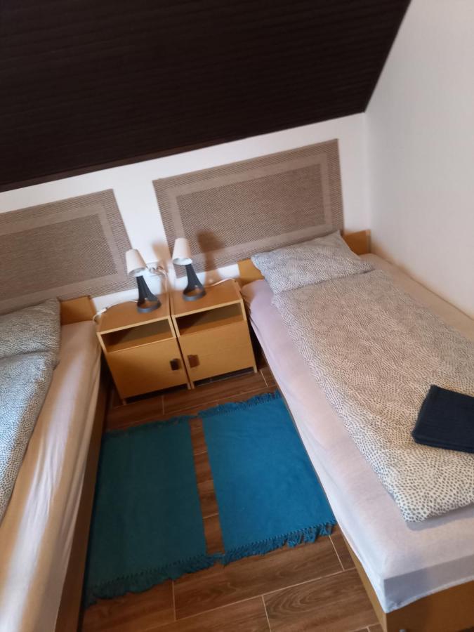 Fuzfa Apartmanhaz Tamási Rum bild